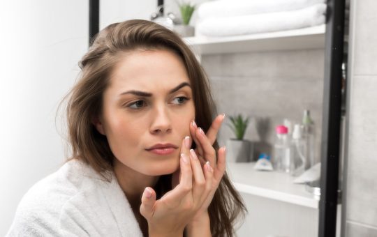 Cum poti trata acneea hormonala