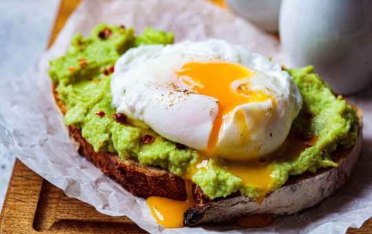 Motivele pentru care este recomandat sa mananci avocado